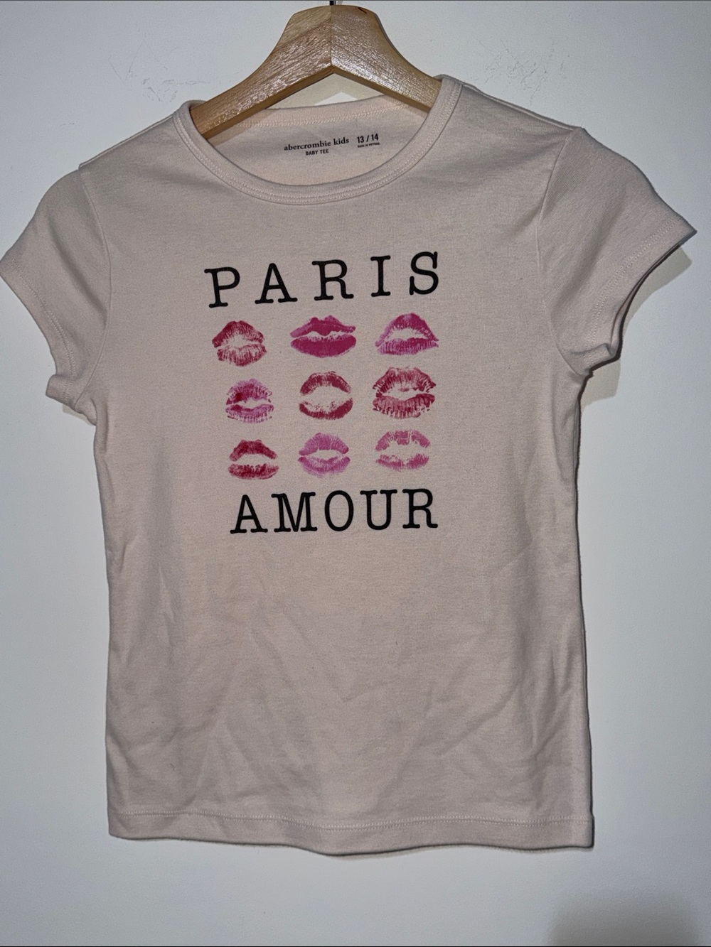 abercrombie kids light pink 'Paris Amour' Lip Print Tee size girls 13/14
